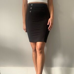 Dynamite black pencil skirt  zip up woman’s size 1 with button belt-loop accents